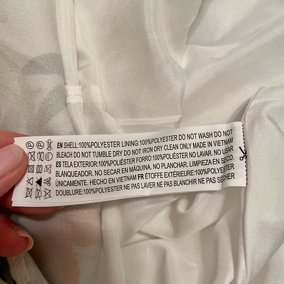 NWT Forever 21 Contemporary floral dress - Picture 9 of 9